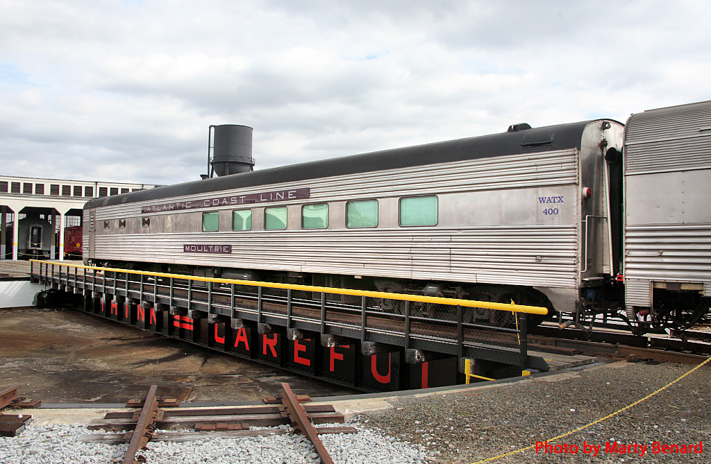 Moultrie Lightweight Dining Car